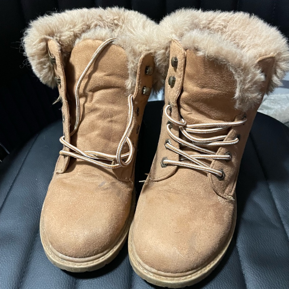 Women's Brown boots with faux fur